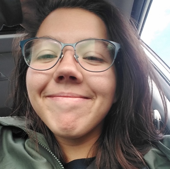 Meet your Posher, Caitlyn - Picture 1 of 1